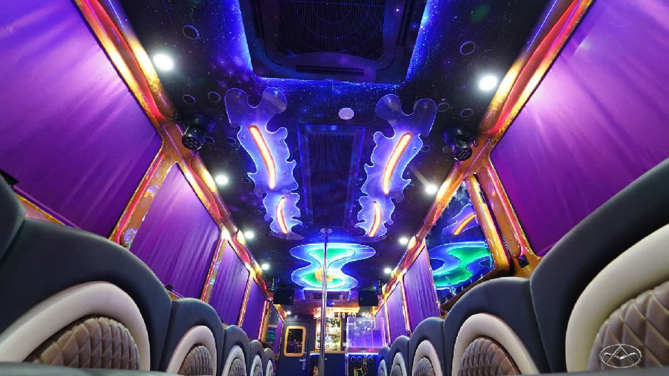 Club-on-Wheels-Party-Bus-08